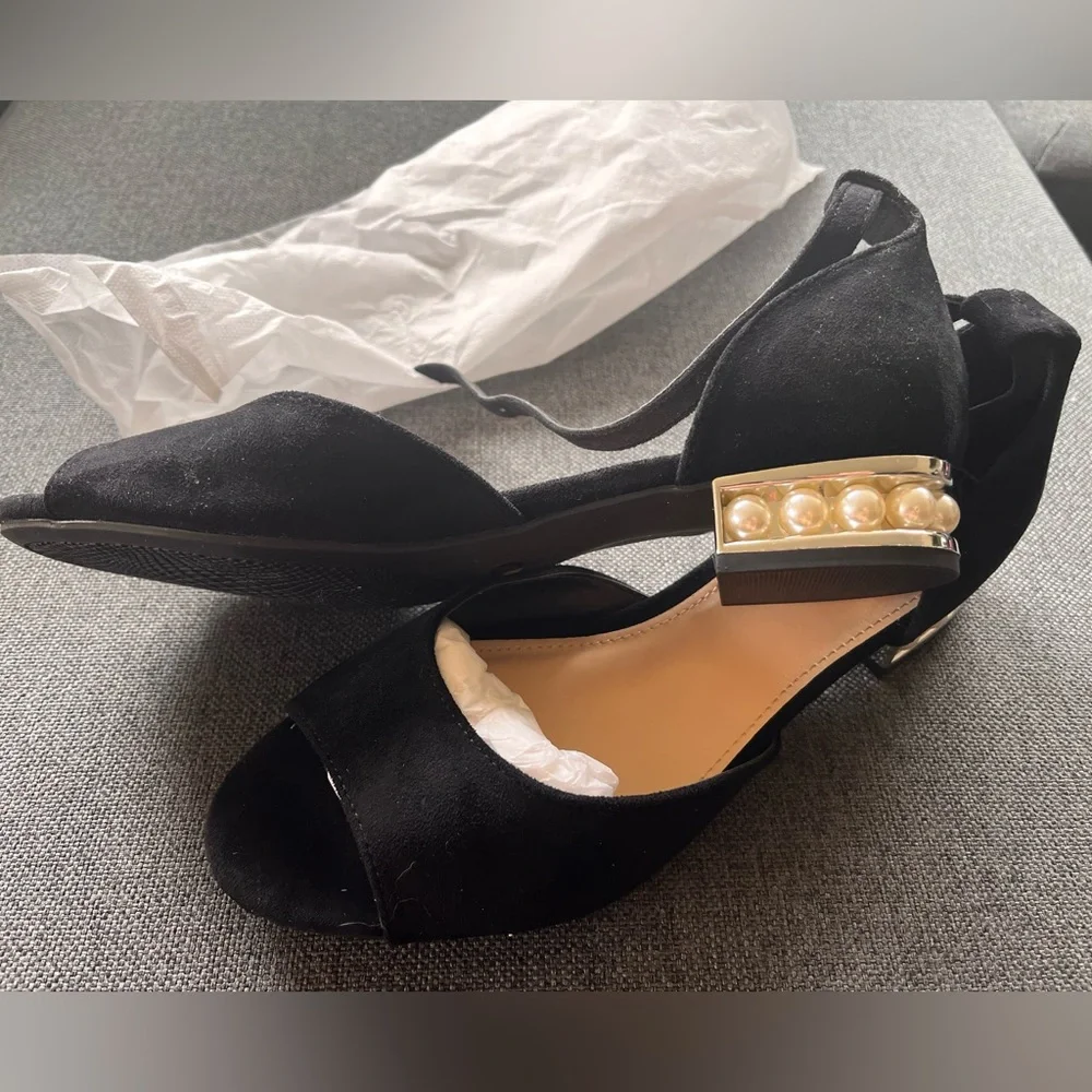 NWOT Black Suede Sandals Pearl Block Heel Ankle Strap Dress Shoes 7